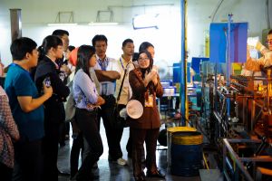 factory-tour-to-pt-iwaki-glass-indonesia-2-april-2015